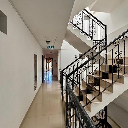 Hotel Portal Dorado Маринилья Экстерьер фото