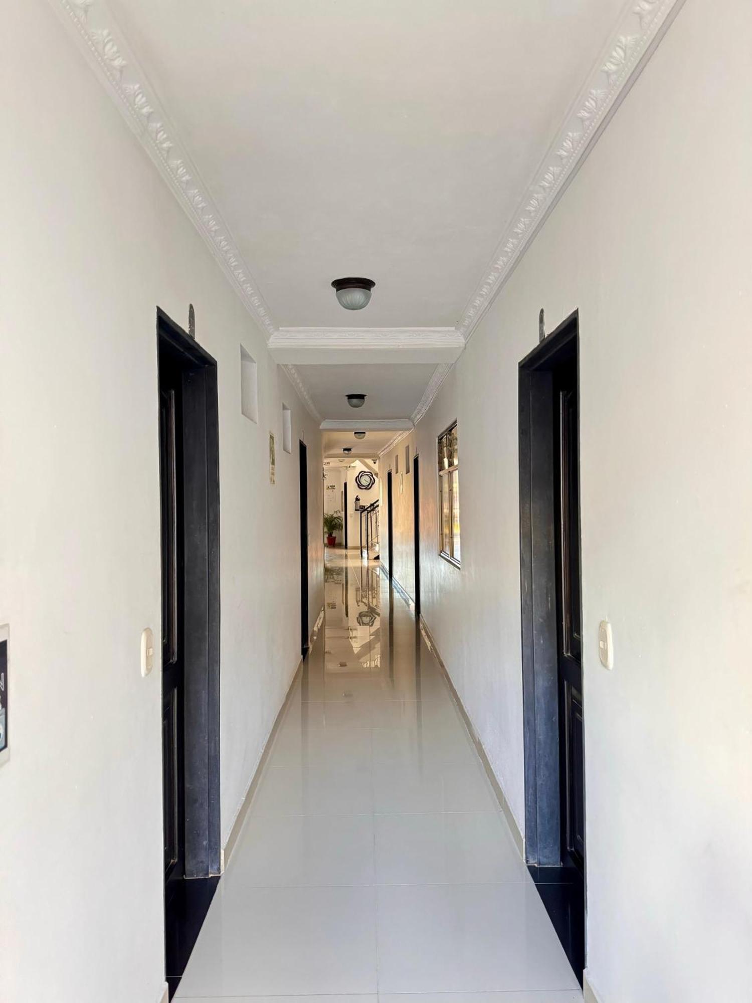 Hotel Portal Dorado Маринилья Экстерьер фото