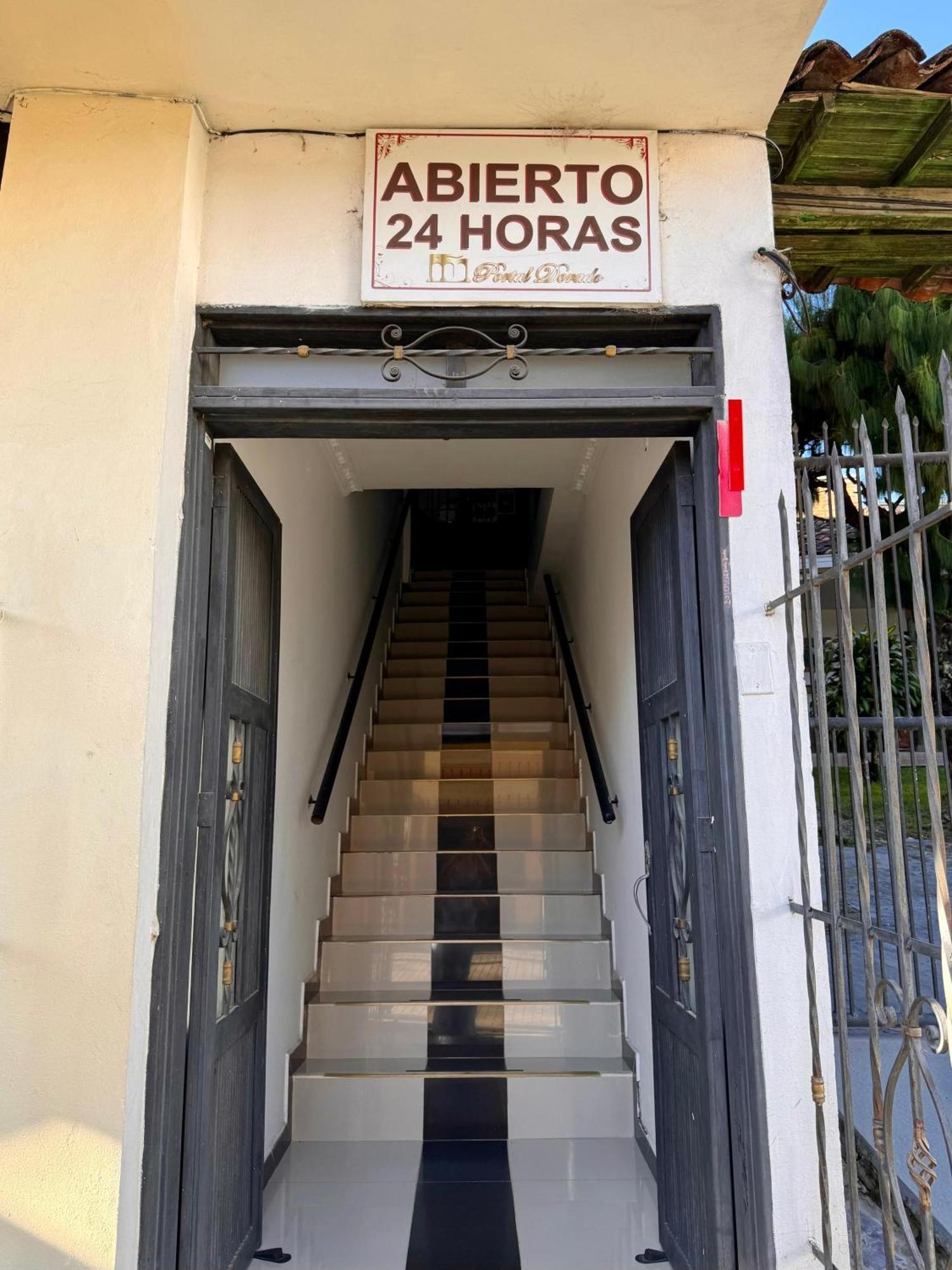 Hotel Portal Dorado Маринилья Экстерьер фото